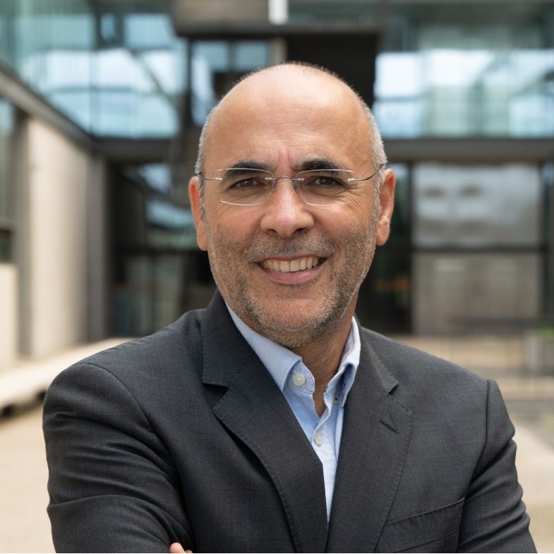 Prof. Daniel V. Oliveira